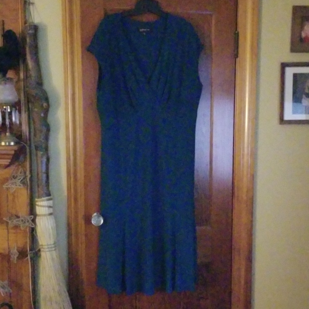 Beautiful and flattering dress